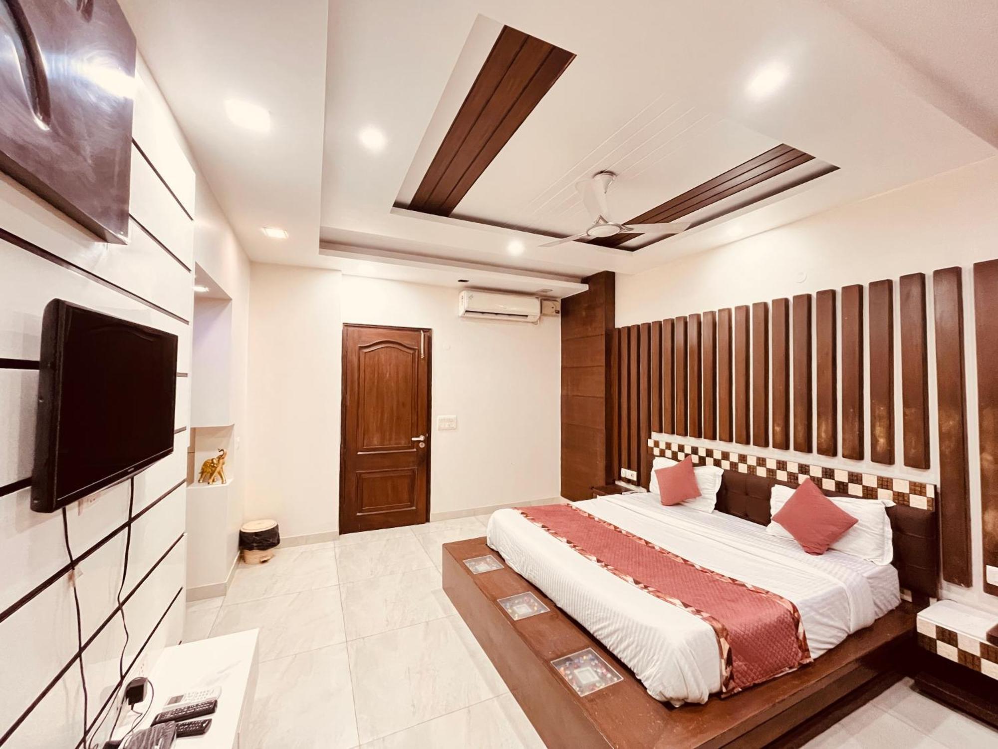 South Inn - Green Park Near Hauz Khas South Delhi Нью-Дели Экстерьер фото