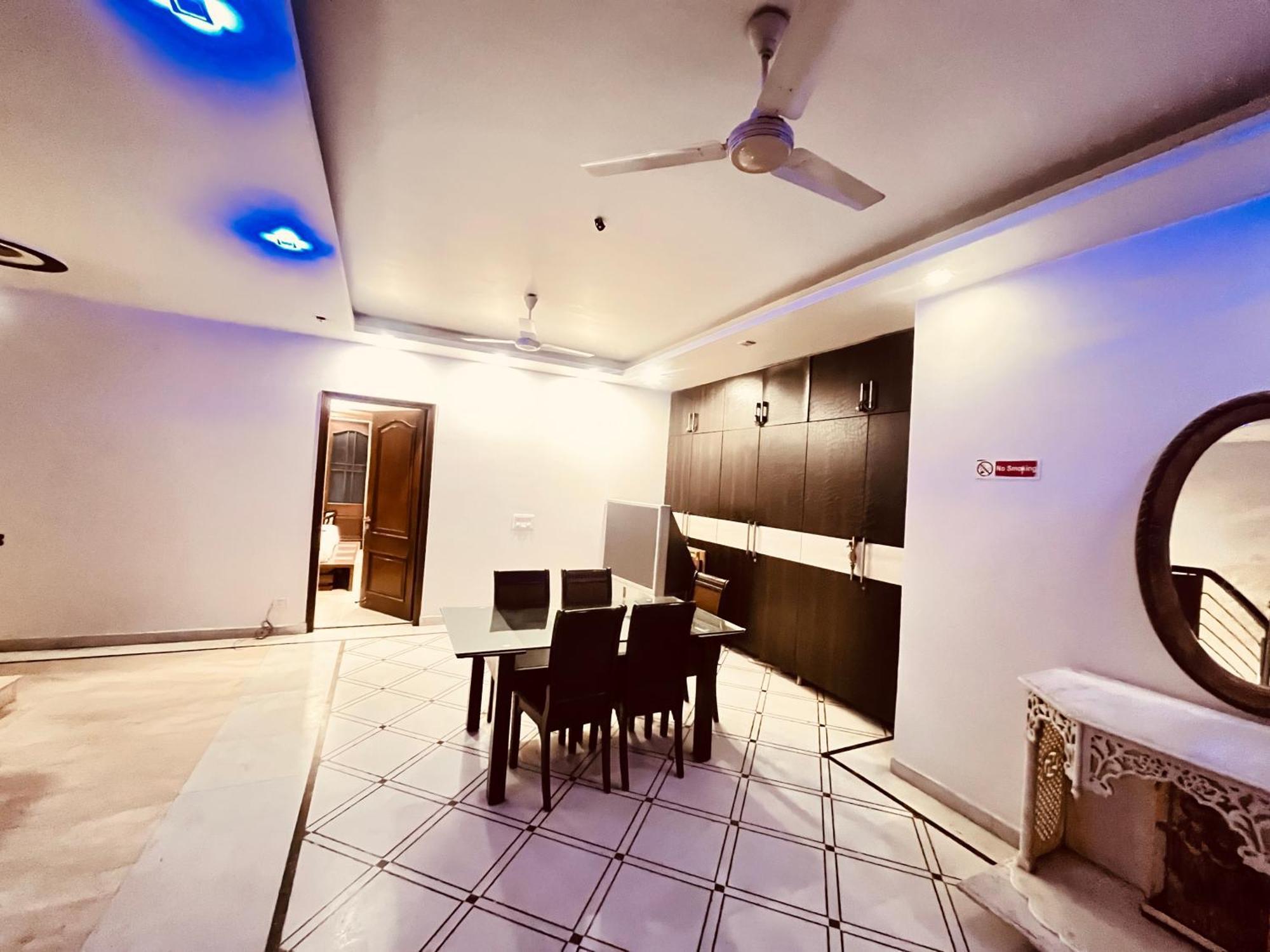 South Inn - Green Park Near Hauz Khas South Delhi Нью-Дели Экстерьер фото